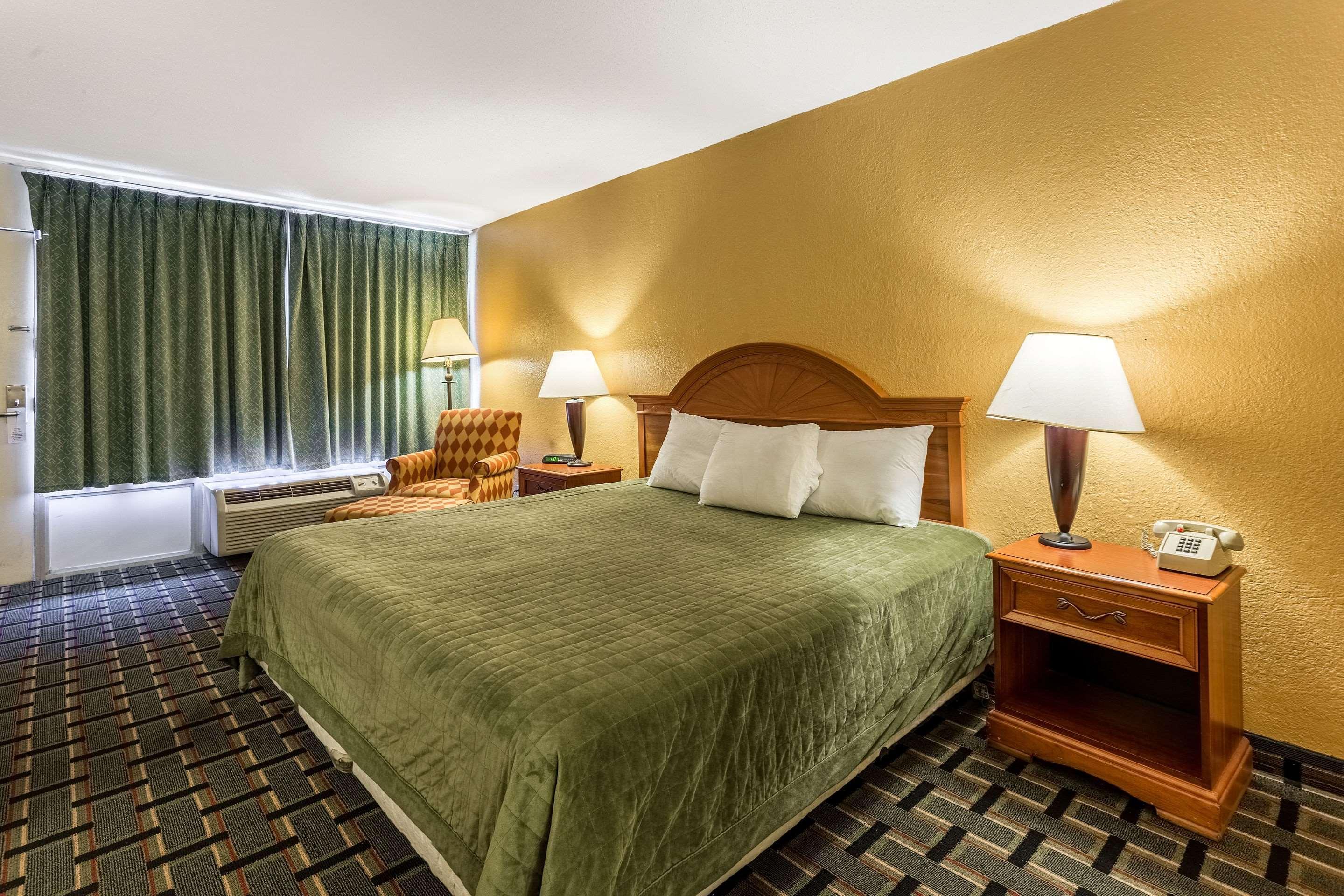 Rodeway Inn Denmark-Jackson Buitenkant foto