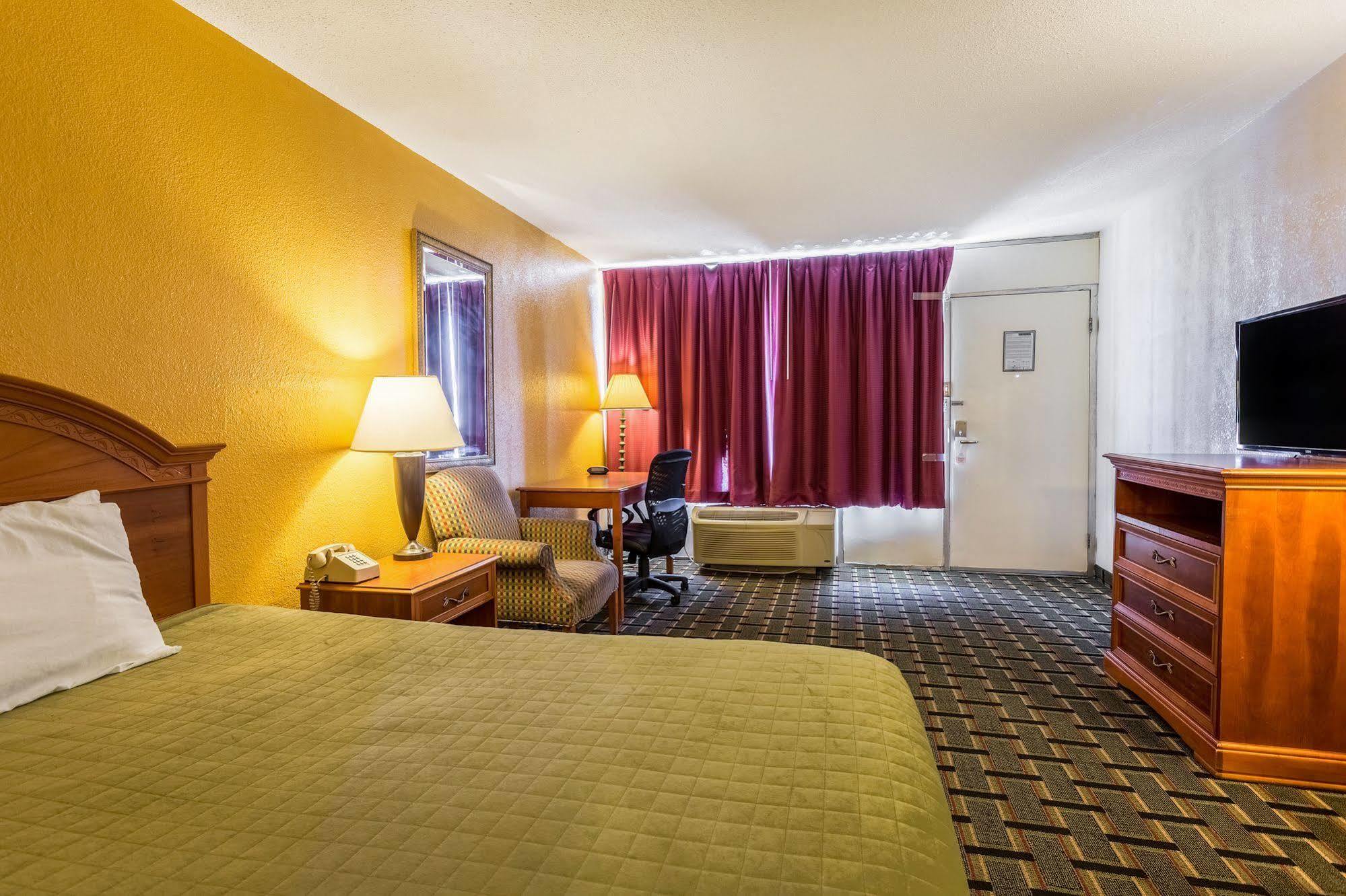 Rodeway Inn Denmark-Jackson Buitenkant foto